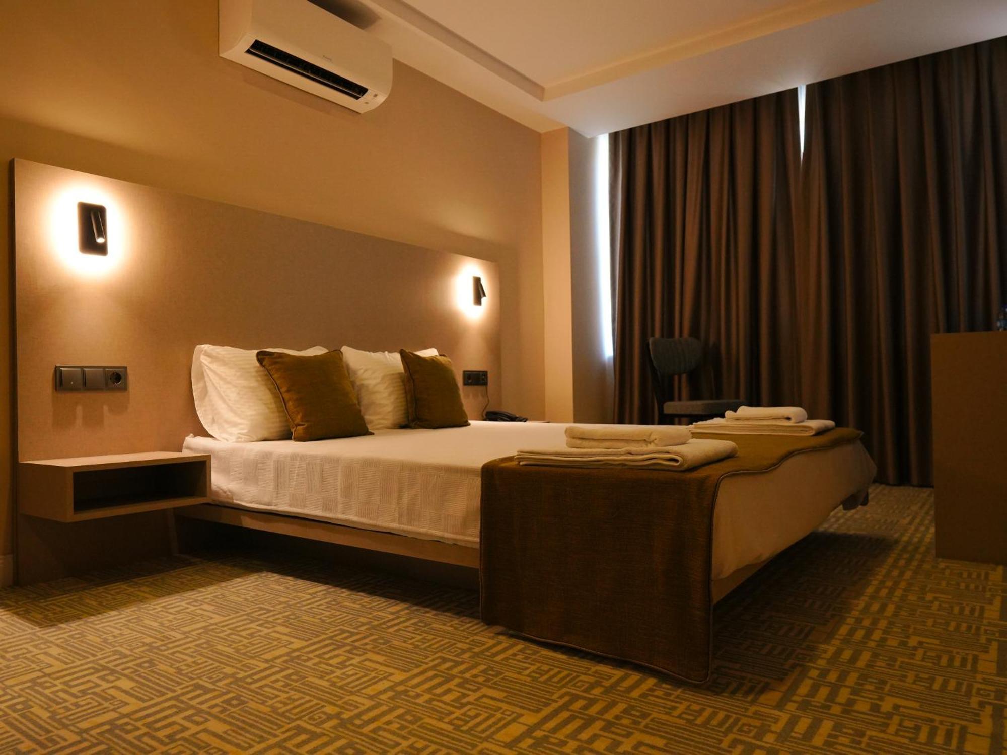 Bonnie City Hotel Antalya Kültér fotó