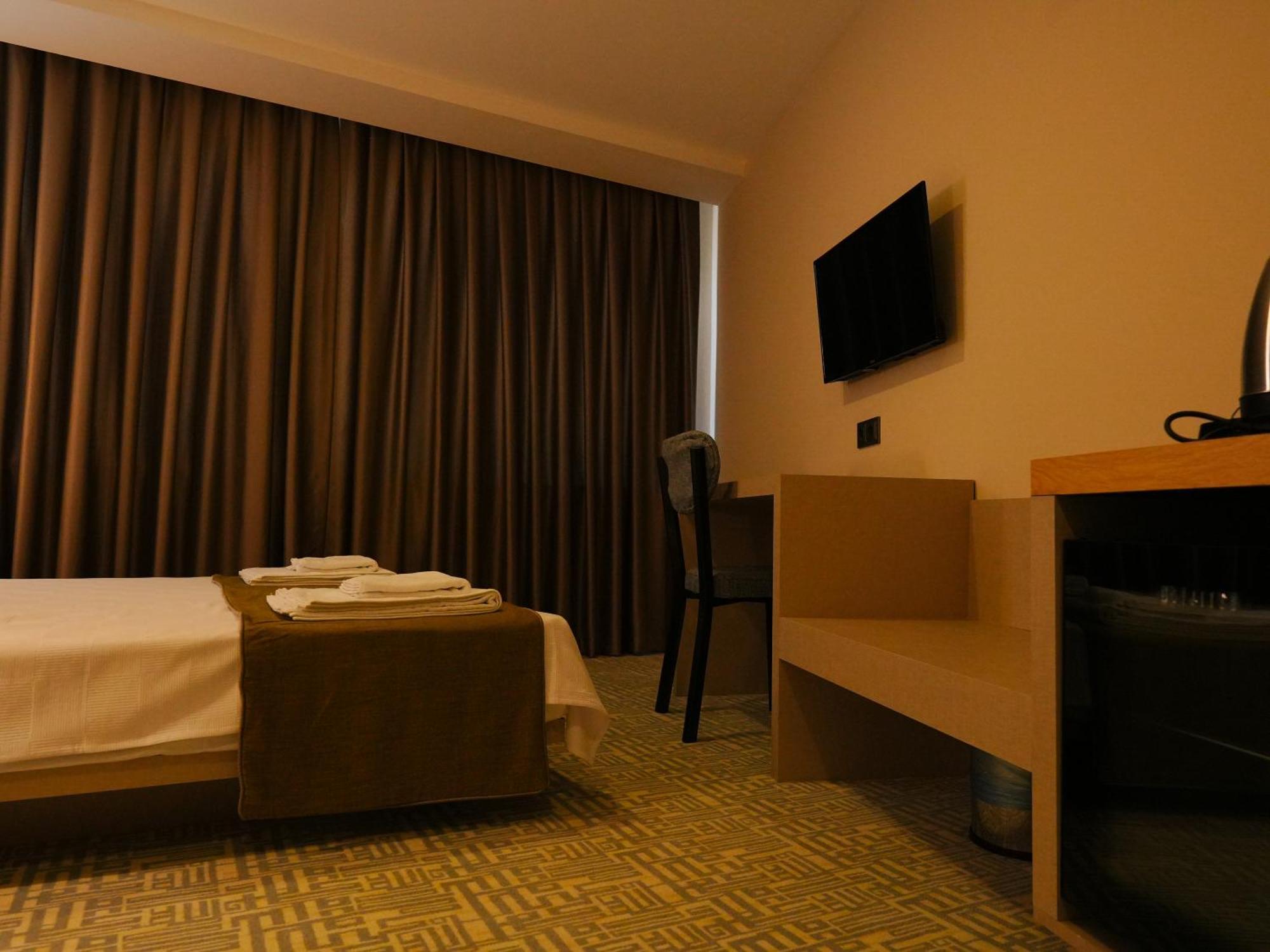 Bonnie City Hotel Antalya Kültér fotó